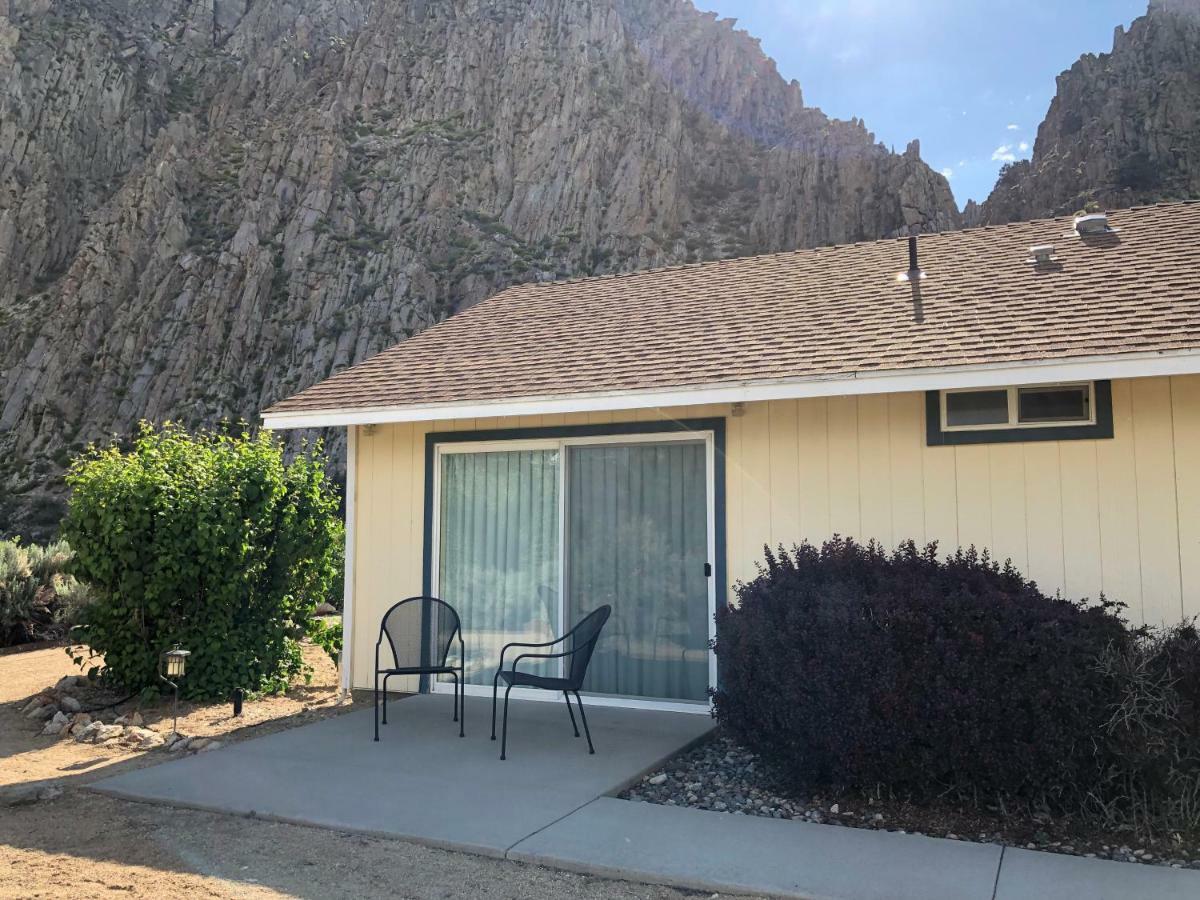 Meadowcliff Motel
